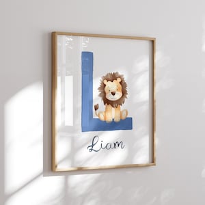 Monograma de león / Imprimible personalizable / Letrero con nombre azul / Imagen de león adorable / Lámina infantil para niño / Decoración infantil adorable / Arte mural de león