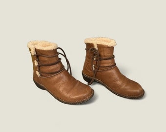 UGG Australia Caspia Leder Winter Schnee Stiefel Größe 39 Schnür-Schaffell