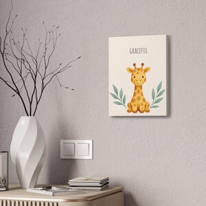 Żyrafa w pokoju dziecięcym, inspirująca dekoracja ścienna, wystrój pokoju dziecięcego, sztuka ścienna do pokoju dziecięcego, prezent na baby shower, motywujący nadruk
