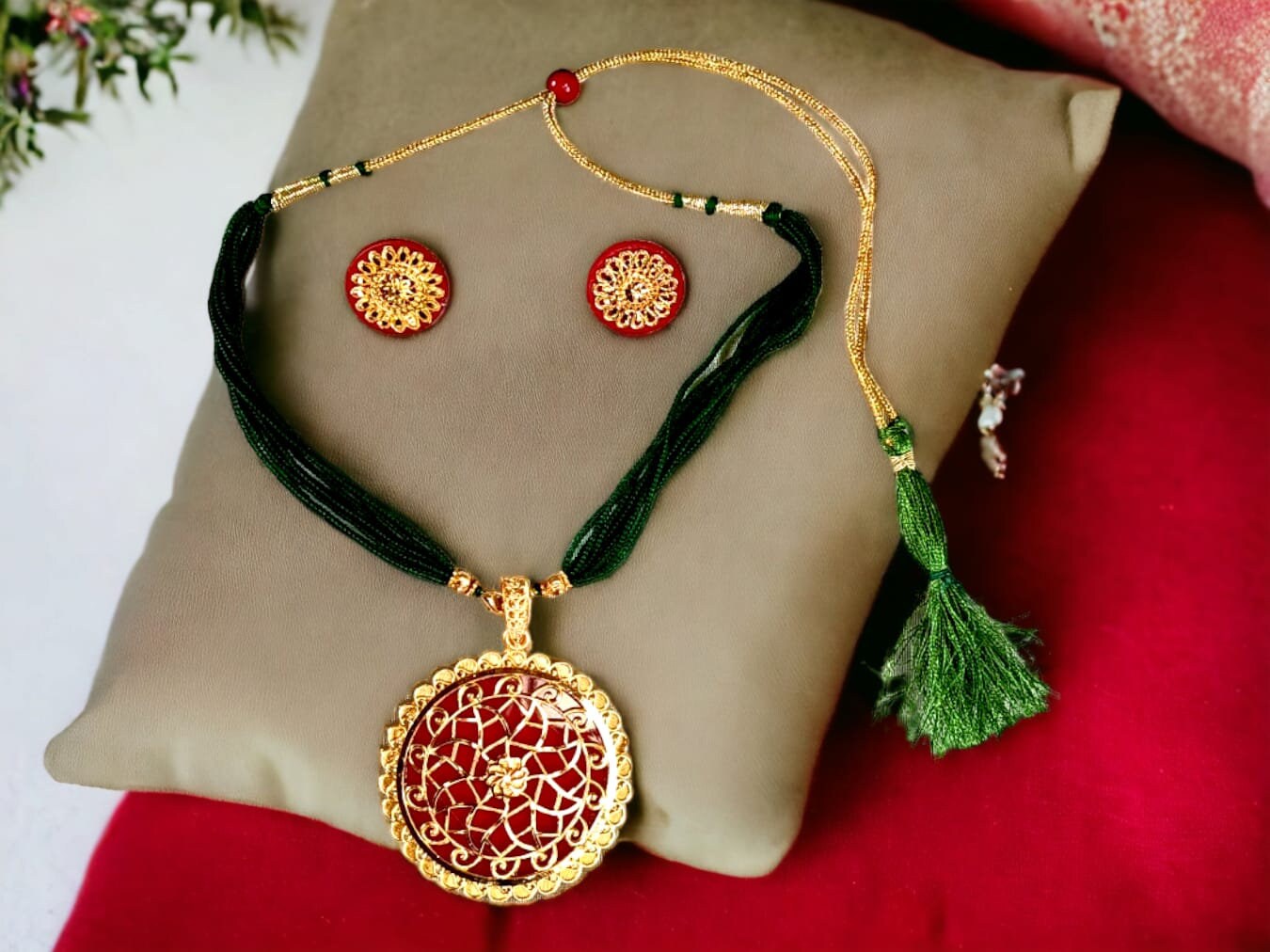 Red pola necklace outlet