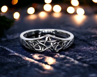 Pentagram Ring |Gothic Gift, Celtic Ring Protection Charm, Wiccan Jewelry, 925 Sterling Silver, Oxidized Star Ring, Witchy Gifts for Him/Her