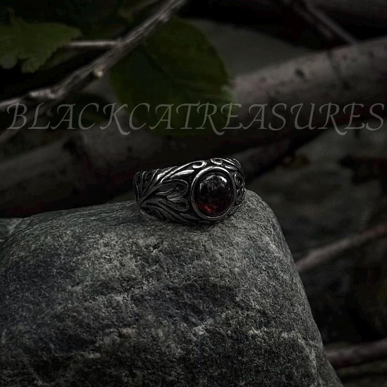 Garnet Filigree Ring | Goth/emo Gift, Romantic Blood Red Gem Ring ...