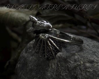 Bague en filigrane Dragon endormi | Bijoux gothiques/emo, bague celtique/païenne, gros bijoux, bijoux fantaisie en acier inoxydable, cadeaux pour lui/elle