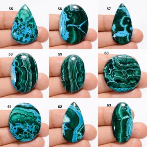 Cabochon de malachite chrysocolle naturelle ciel vert mélange de pierres précieuses en forme de pierre de malachite chrysocolle à dos plat chrysocolle malachite comme sur l'image image 7