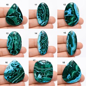 Cabochon de malachite chrysocolle naturelle ciel vert mélange de pierres précieuses en forme de pierre de malachite chrysocolle à dos plat chrysocolle malachite comme sur l'image image 2