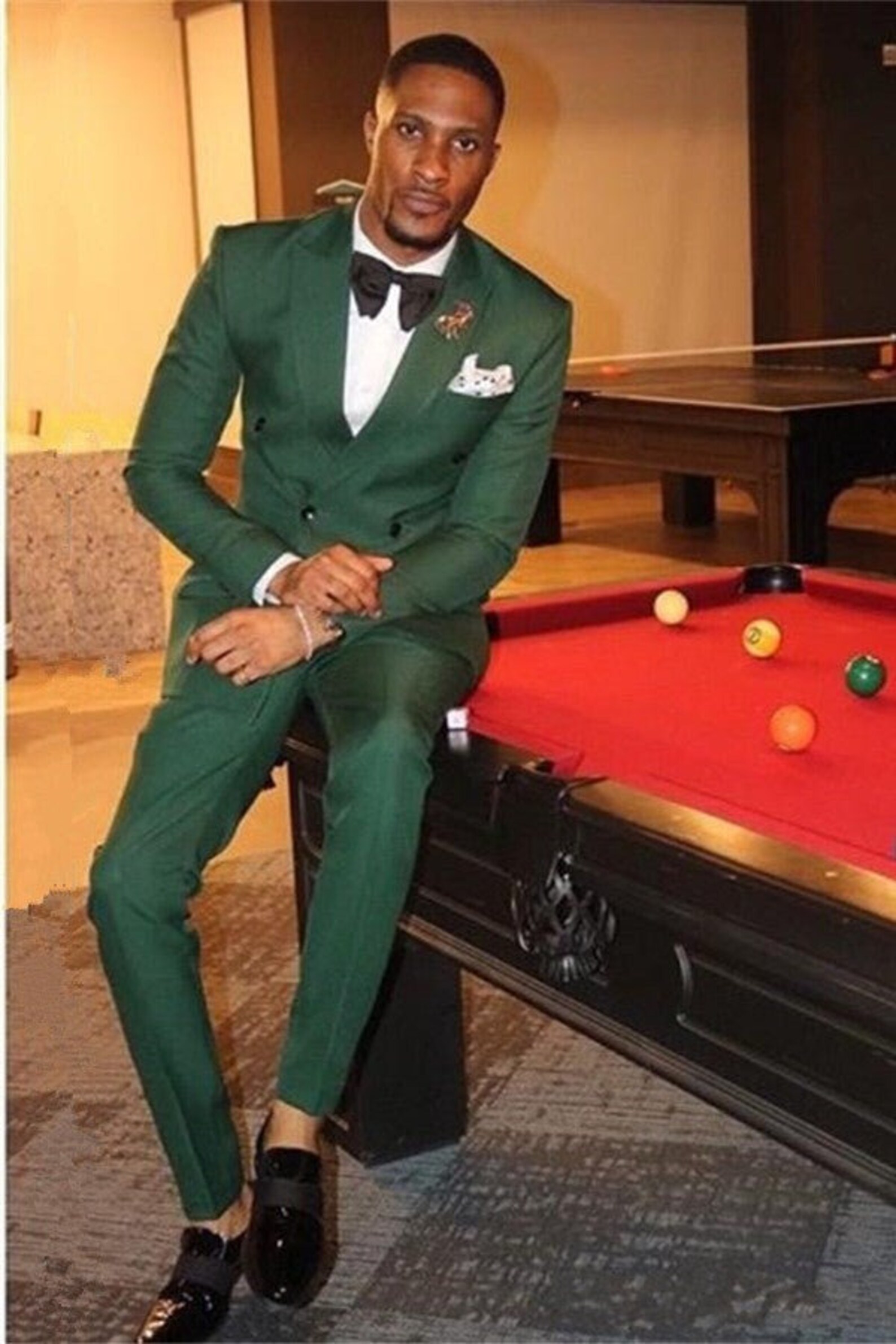 Dark Green Double Breasted Suit for Men - Perfect for Parties with Peaked Lapel main image 1