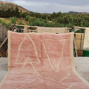 Rug Moroccan  Beni  Unique Beni ourain rug, New Berber design, rug new barber rug