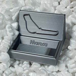 Formula 1 themed holder - Monza - Italian Grand Prix, graduation gift, friends, F1 enthusiasts, Ferrari theme, racing.