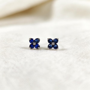 Dainty Blue Sapphire Flower Earrings-Tiny Floral Earrings- Klein Blue Earring Sets-Gift for Yourself