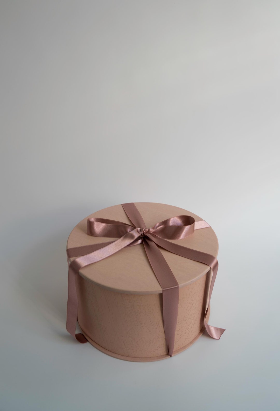 Handmade Round Wooden Cake Box With Pink Ribbon: Elegant Gift Packaging ...