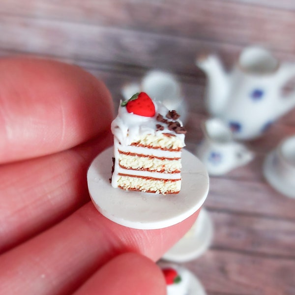 slice of miniature cake, 1:12 scale cake, miniature sweets, dollhouse food, fake cake, fimo food, mini dessert