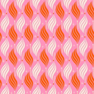 Può includere: Un motivo ripetuto di fiamme stilizzate arancioni e bianche su sfondo rosa. Ogni fiamma è attaccata a un sottile fiammifero marrone chiaro. Piccoli scoppi di stelle bianche sono sparsi nel design.
