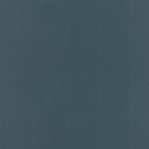 Moda Bella Solid Bleu Foncé/Gris Outer Space Plain/Basic de Moda Fabrics. 44" de large. Coton matelassé de qualité supérieure avec un nombre de fils élevé.