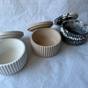 Handmade Ribbed Concrete Jewelry Box: Elegant Storage Decor