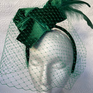 Green velvet fascinator with veiling