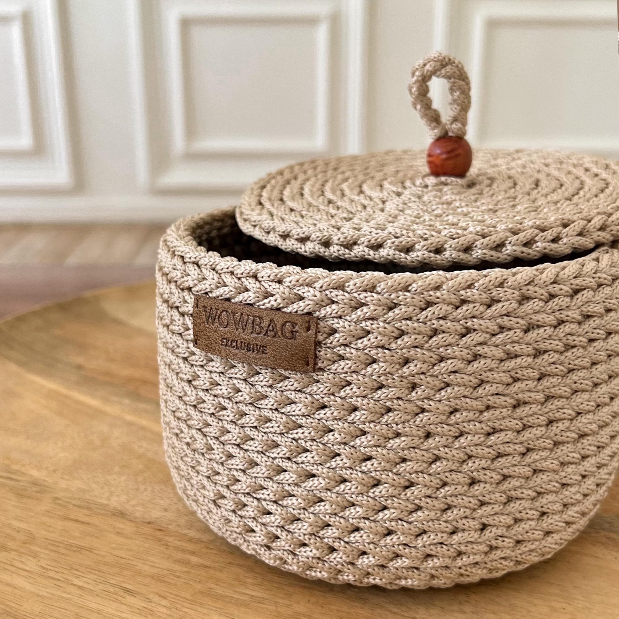 かぎ針編みの蓋付きバスケット（収納用） かぎ針編みの丸型収納