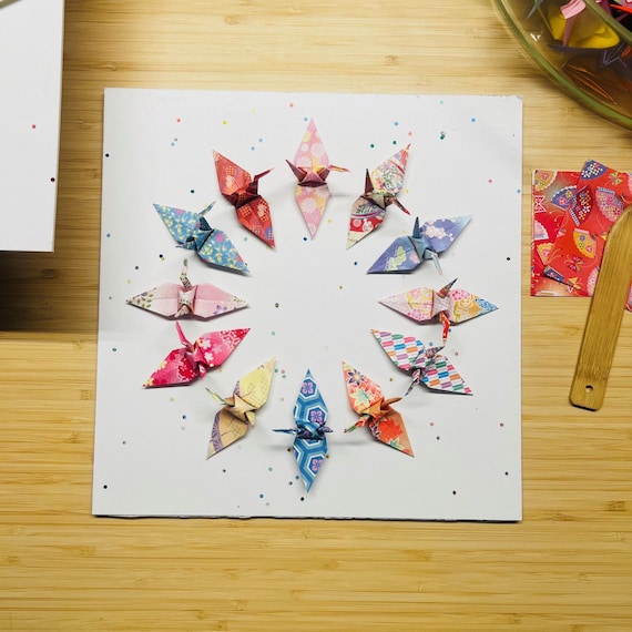 額入り折り鶴（円形） – 手作り和紙アート - Etsy 日本