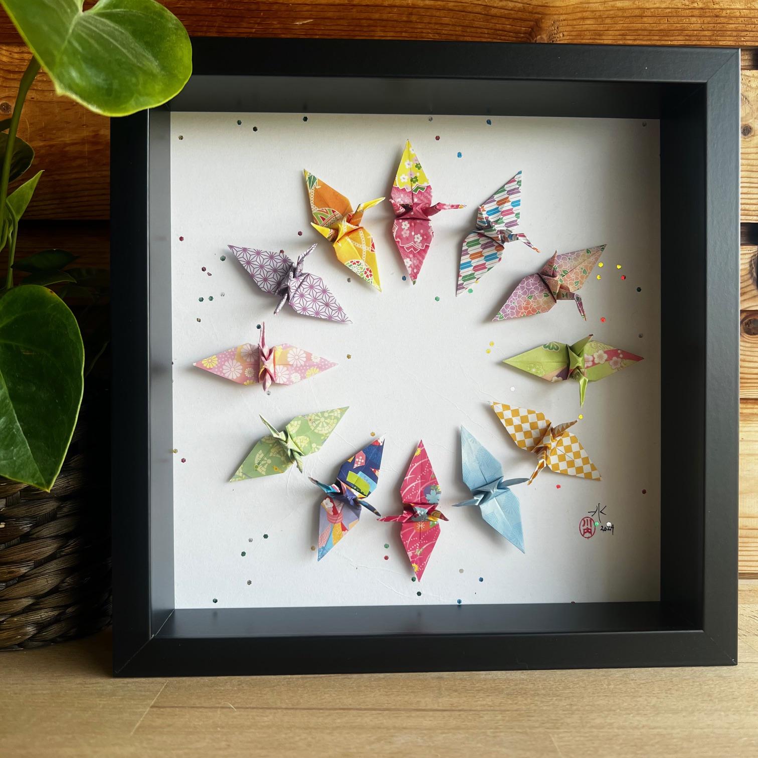 額入り折り鶴（円形） – 手作り和紙アート - Etsy 日本