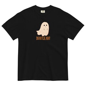 May include: Black t-shirt with a cartoon ghost and the text "BOO'LEAN!"