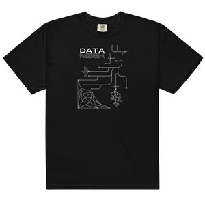 Könnte beinhalten: Schwarzes T-Shirt mit einem weißen grafischen Design eines stilisierten Baumes mit Ästen und Blättern sowie dem Text "DATA MESH".