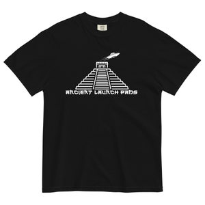 Astronomie: Ancient Astronaut Pyramid Launch Pads Unisex-kledinggeverfd zwaargewicht T-shirt