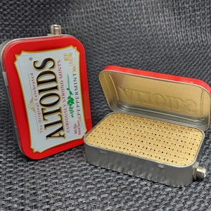 Portable Mint Tin Amp and Speaker for Electric Guitar Altoids Red