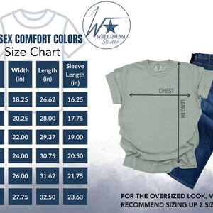 K&ouml;nnte beinhalten: Unisex-T-Shirt-Gr&ouml;&szlig;entabelle mit Ma&szlig;en in Zoll f&uuml;r Breite, L&auml;nge und &Auml;rmell&auml;nge. Die Tabelle zeigt Gr&ouml;&szlig;en von S bis 3XL. Der Text "F&uuml;r den Oversize-Look empfehlen wir, 2 Gr&ouml;&szlig;en gr&ouml;&szlig;er zu bestellen." befindet sich am unteren Rand der Tabelle.