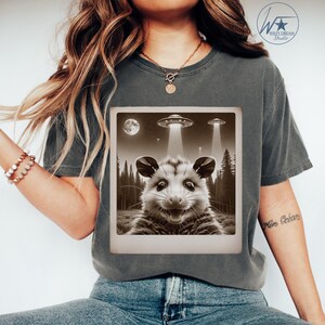 Awesome Possum Selfie Shirt with UFO, Perfect Unisex Opossum Meme Gift, Awesome Possum Lover T-shirt, Funny Possum Tee Gift, Weirdcore shirt