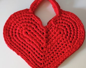 Heart Bag Crochet Pattern for a Unique Heart-Shaped Bag