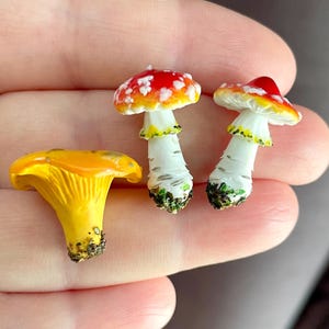 Mushroom Pins Set Of 3, Fly Agaric And Chanterelle Brooches, Glow In The Dark Forest Miniatures, Goblincore Woodland Accessories,Forest Pin