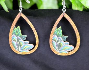 Hand-Painted Wooden Teardrop Earrings with Succulent Design – Nature-Inspired Dangle Jewelry