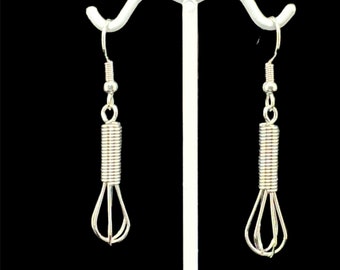 Whisked in Style: Mini Metal Whisk Earrings – Culinary-inspired Petite Accessories
