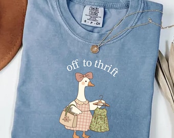 Off to Thrift Goose png, Vintage Thrifting Aesthetic png, Goose Shopping Clipart, Retro Thrift Store Design, Cottagecore Goose Sublimation