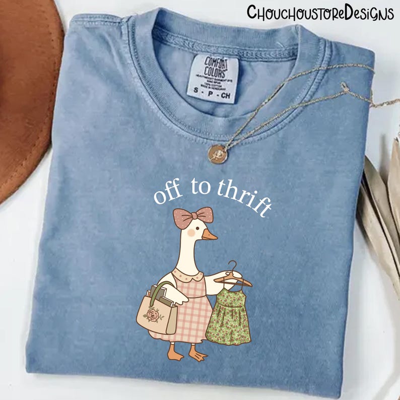 Off to Thrift Goose png, Vintage Thrifting Aesthetic png, Goose Shopping Clipart, Retro Thrift Store Design, Cottagecore Goose Sublimation