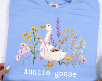 Auntie Goose Wildflowers PNG, Pregnancy Announcement Auntie PNG, New Aunt Gift Goose Floral PNG, Cute Cottagecore Goose Shirt Design