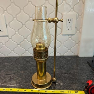 Bougeoir en laiton antique/vintage avec globe en verre ambré clair - support de globe réglable