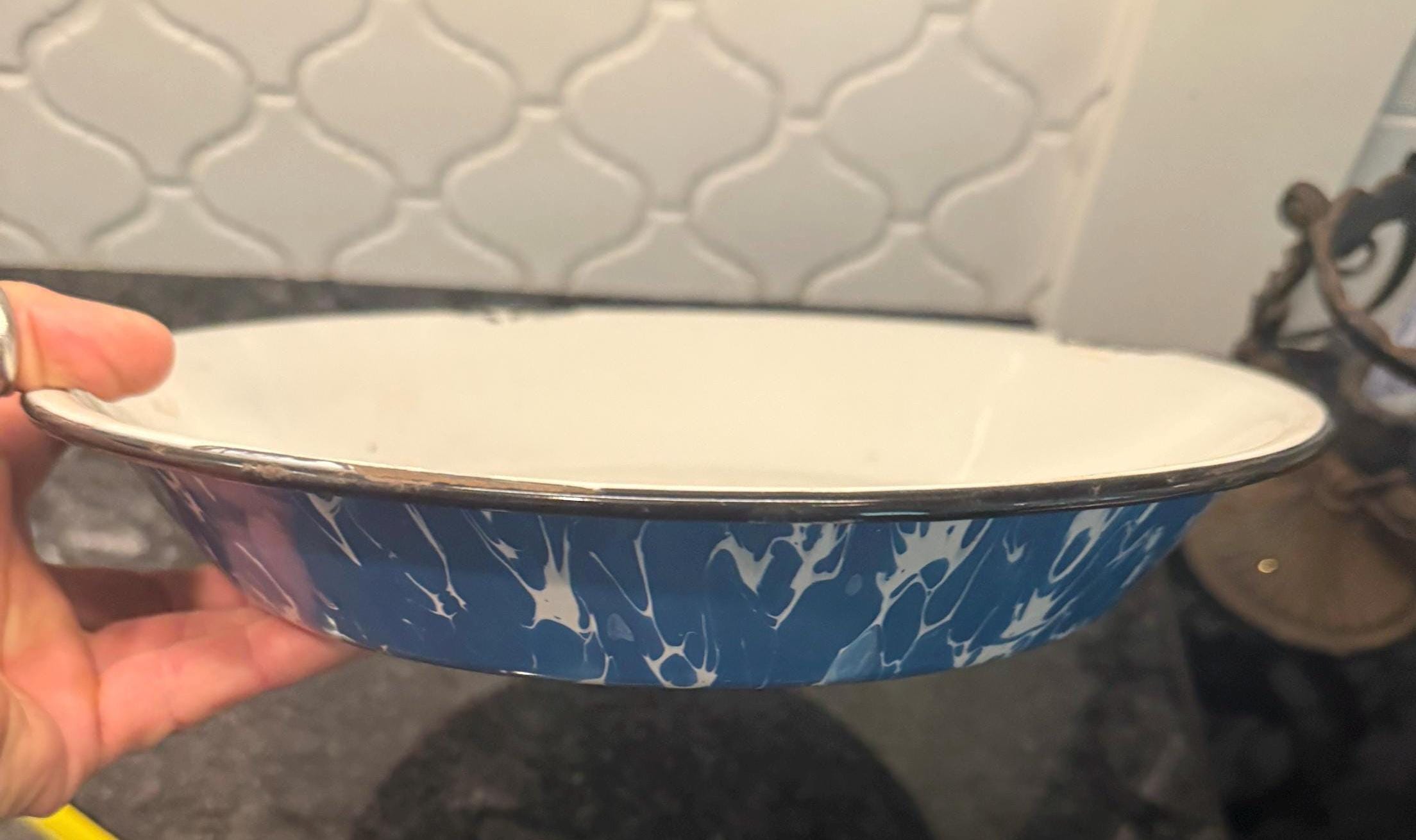 Vintage set of 2 enamelware splatter ware pie pans