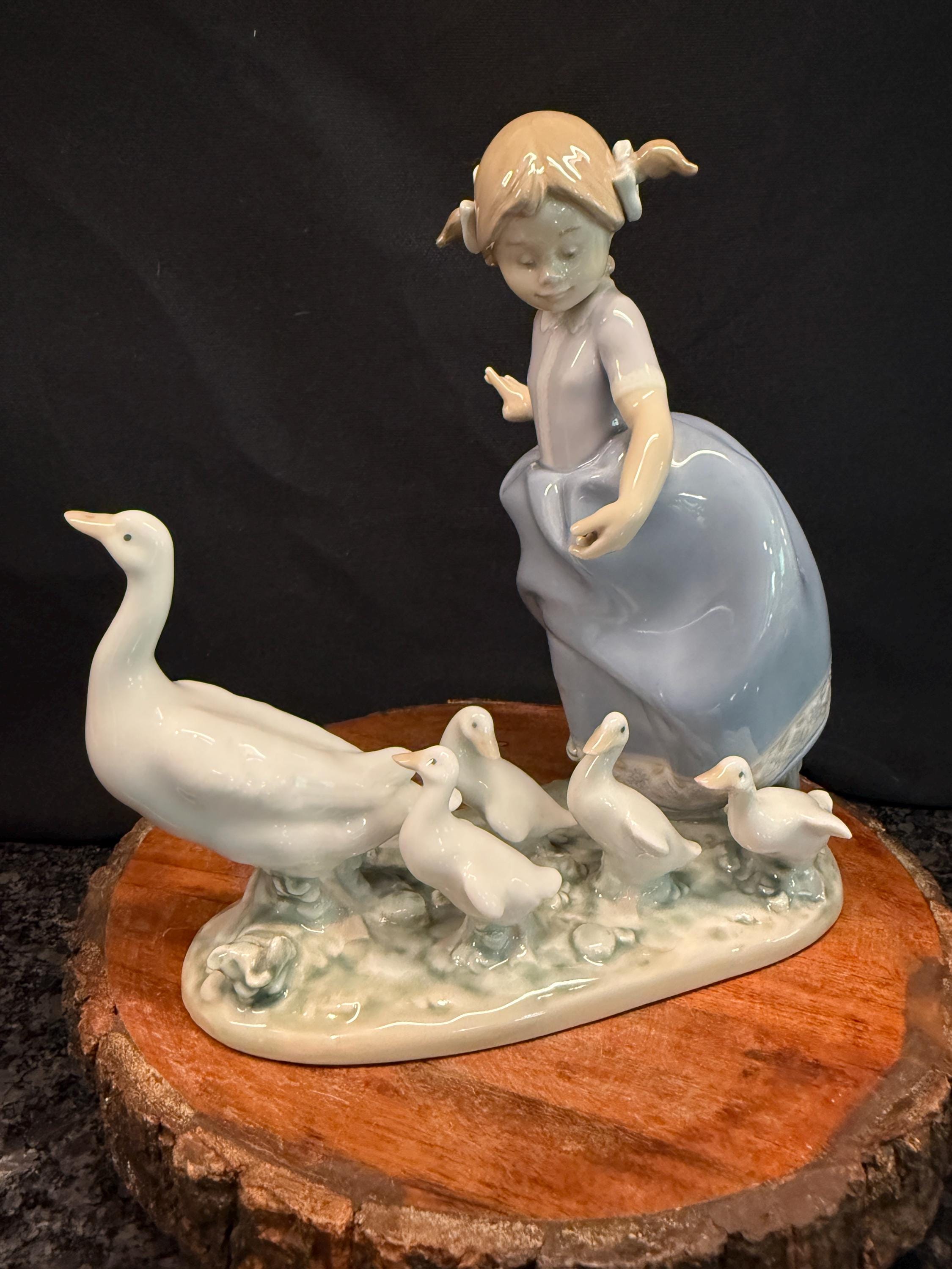 美品 LLADRO リヤドロ 「春のそよ風」SPRING BREEZE 美品 LLADRO リヤドロ 「春のそよ風」SPRING BREEZE 美品 LLADRO