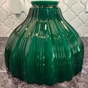 Vintage green ribbed glass cased opal milk glass lamp shade - 10” to 3” fitter - replacement for Aladdin/Student/oil Lamps - banker’s green