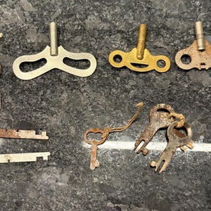 Vintage Lot Keys – Clock, Cedar Chest, Jewelry Box, Skeleton Keys