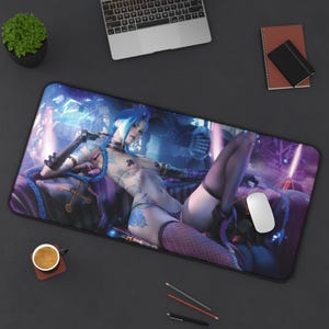 Tappetino per mouse da gioco, tappetino da scrivania Jinx per fan di League of Legends, arte Jinx, regalo per giocatori, accessori da gioco, tappetino da scrivania per computer, tappetino da scrivania Arcane