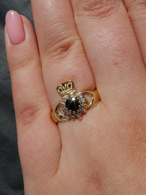 Irish Claddagh Vintage Ring 9K Gold Friendship Loyalty Love