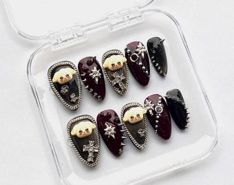 Unghie finte effetto occhi di gatto scuro di Ateez Aniteez - Yunho / TYUdeongi