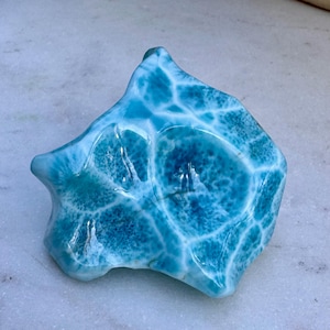 Larimar Freeform Sculpture – Ocean Blue Dominican Larimar Polished Stone – Coastal Statement Mineral Decor