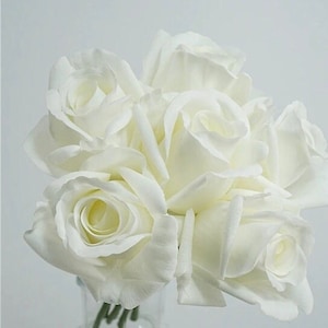 6 real touch roses