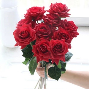 6 real touch roses
