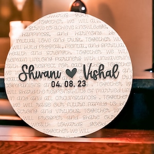 Archivo de puntuación redonda de votos de boda SVG / Promesas de boda / Regalo de boda / Diseño de marco redondo de madera rústica / Decoración de bricolaje para momentos especiales