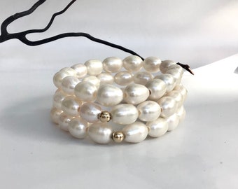 Fresh Water Pearl Bracelet. Stretchy Pearl Bracelet. Handmade