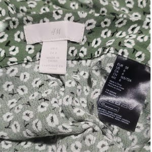 Falda midi floral H&M, estampado verde y blanco, estilo skater informal de verano, talla 6, nueva imagen 4