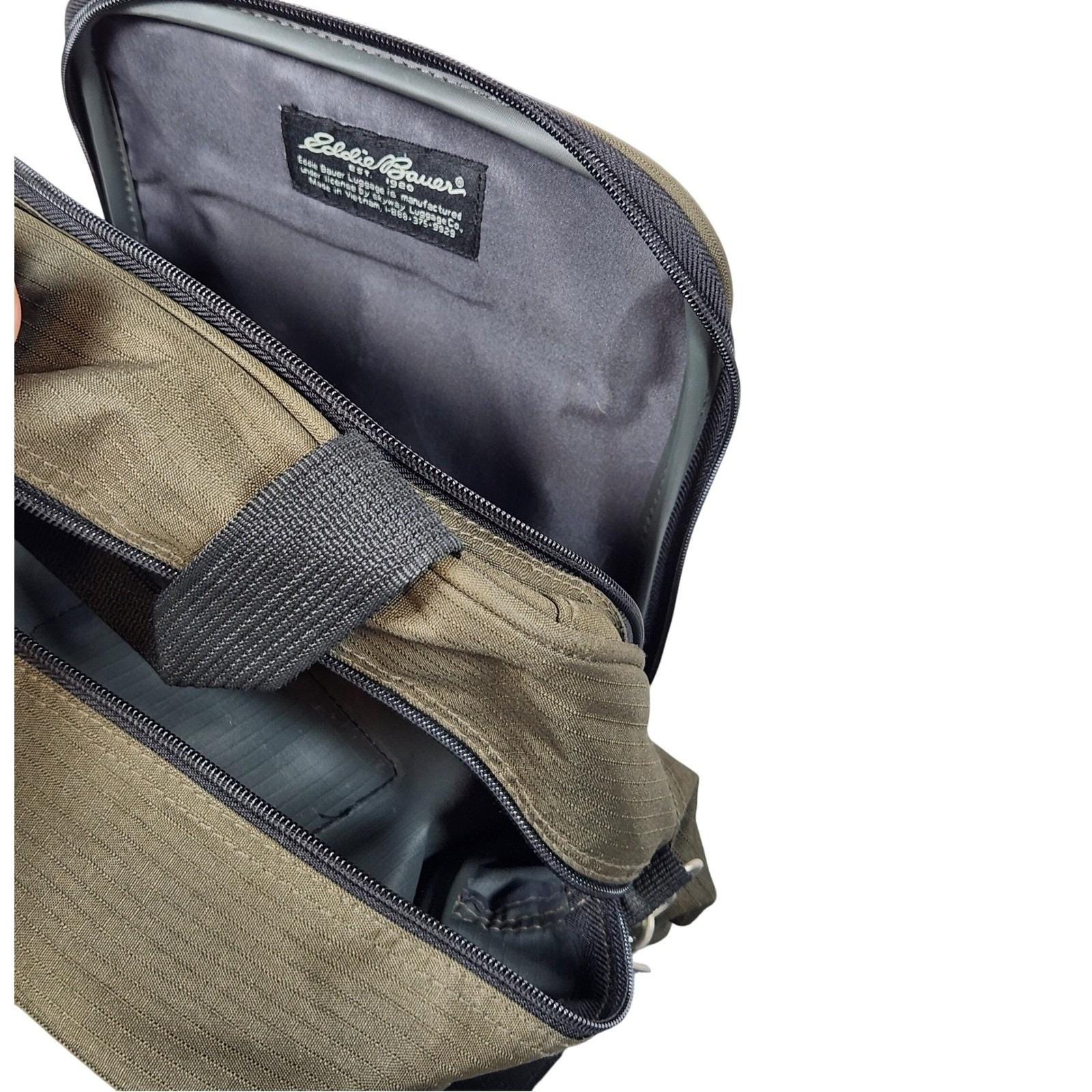 Vintage 90s/y2k Eddie Bauer Olive Green Crossbody Carry on Travel